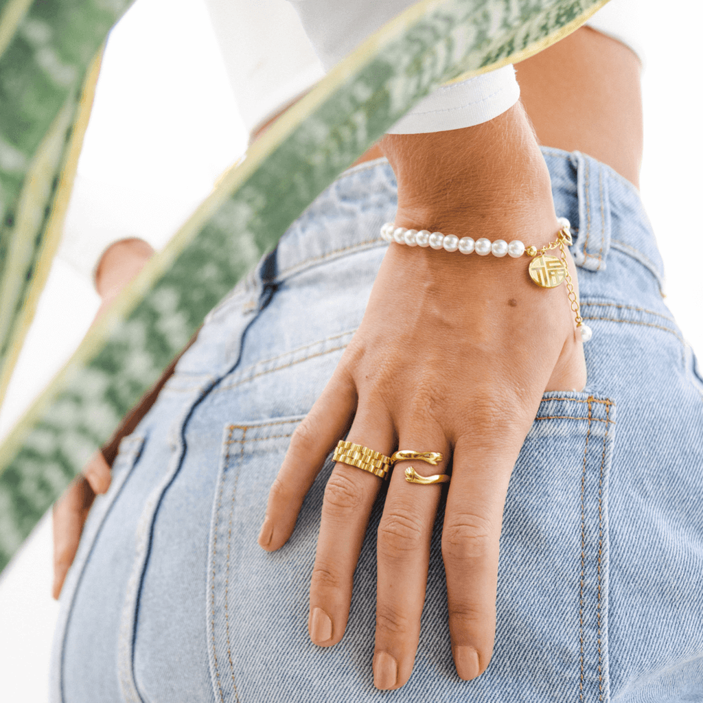 Hug Ring Plated in 18K Gold