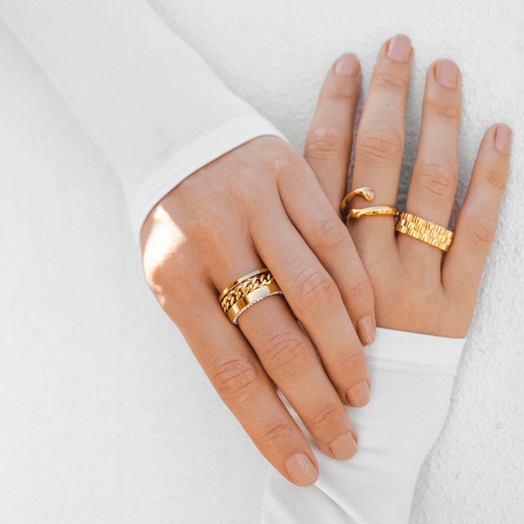 Zirconia Links Ring Plated in 18K Gold