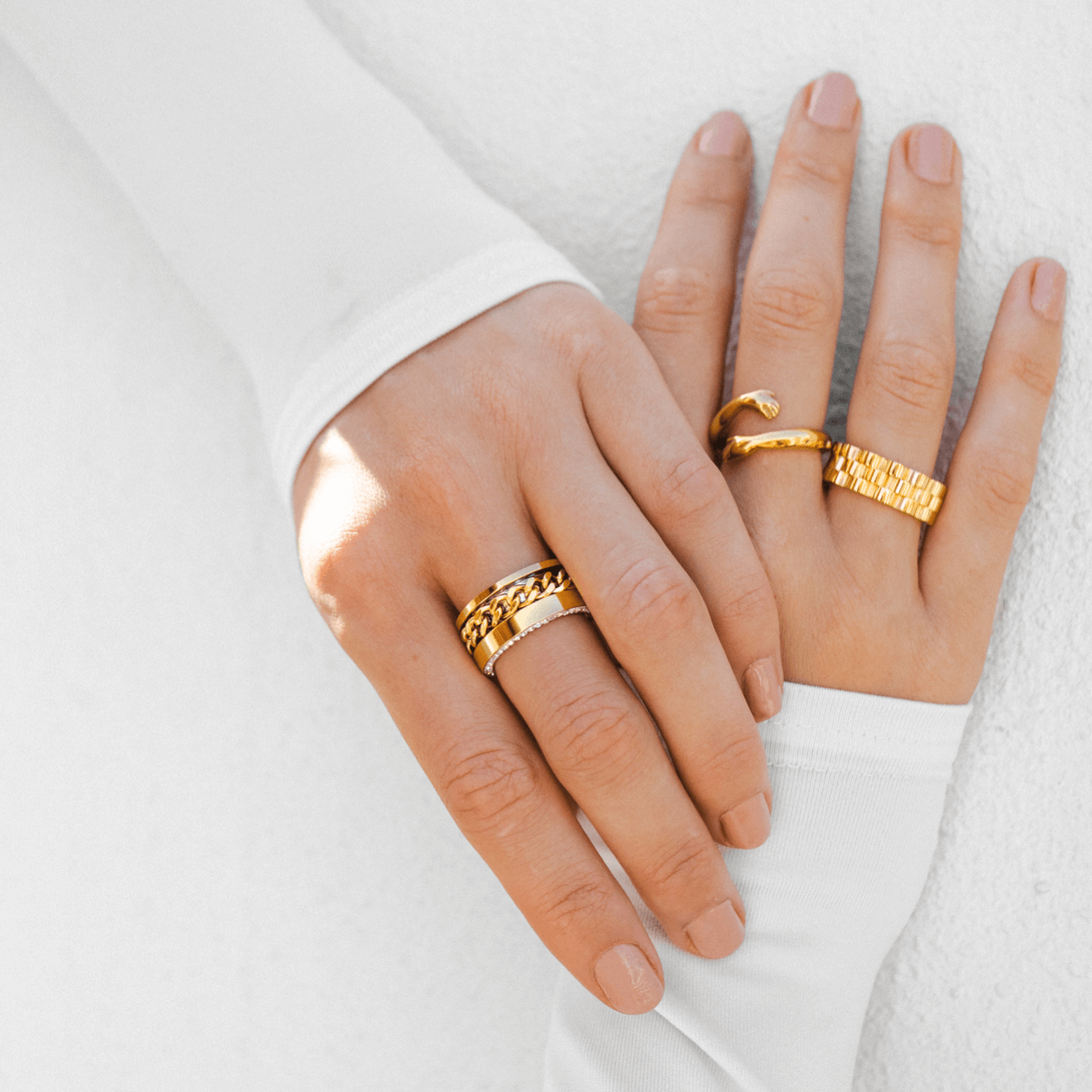 Zirconia Links Ring Plated in 18K Gold