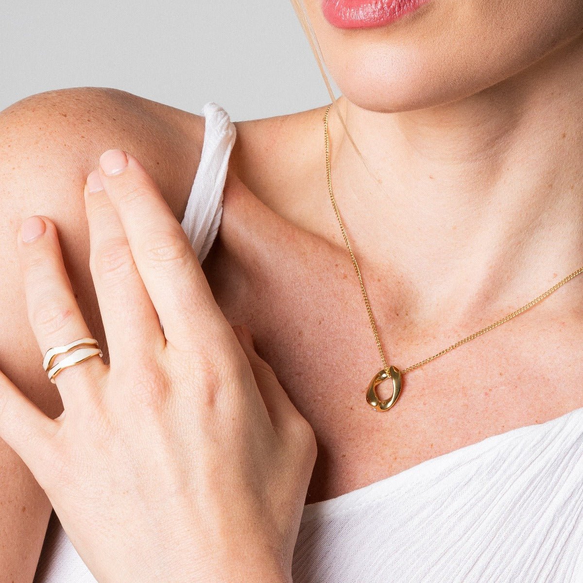 Abstract Mother-of-Pearl Adjustable Ring Gold Plated 18k