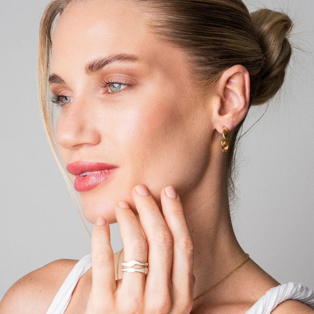 Abstract Mother-of-Pearl Adjustable Ring Gold Plated 18k