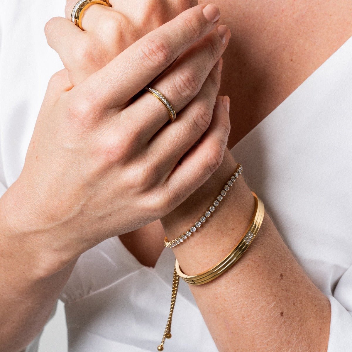 Rotating Brilliant Ring Plated in 18k Gold