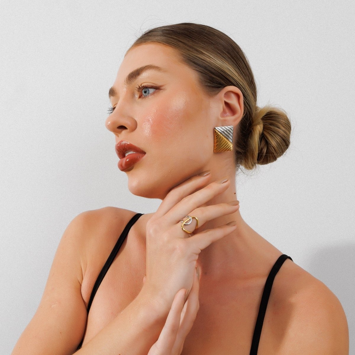 Adjustable Light Ties Ring with Gold and Silver Mix