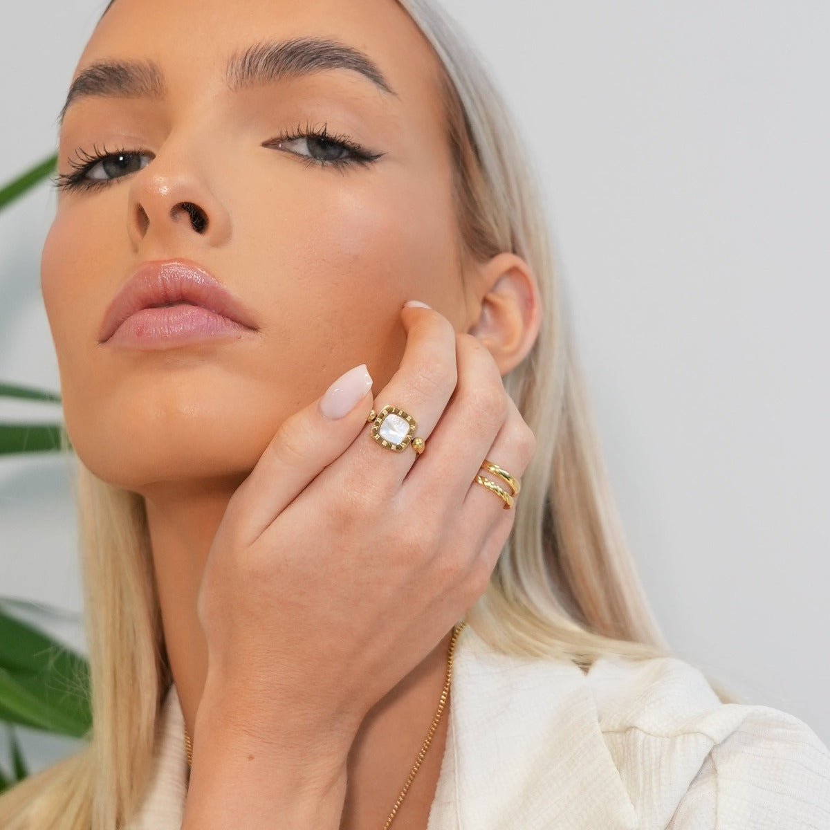 Rotating Square Charm Ring Plated in 18k Gold