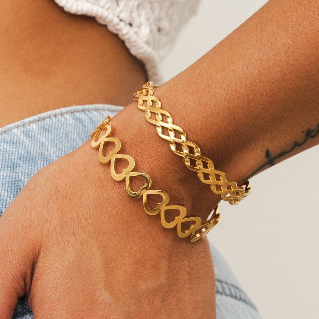 Adored Bracelet Plated in 18K Gold