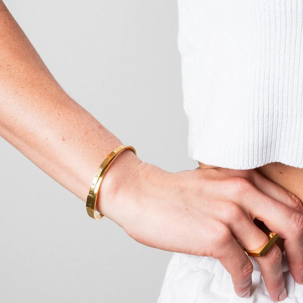 Intertwined Roman Numerals Bracelet Gold Plated 18k