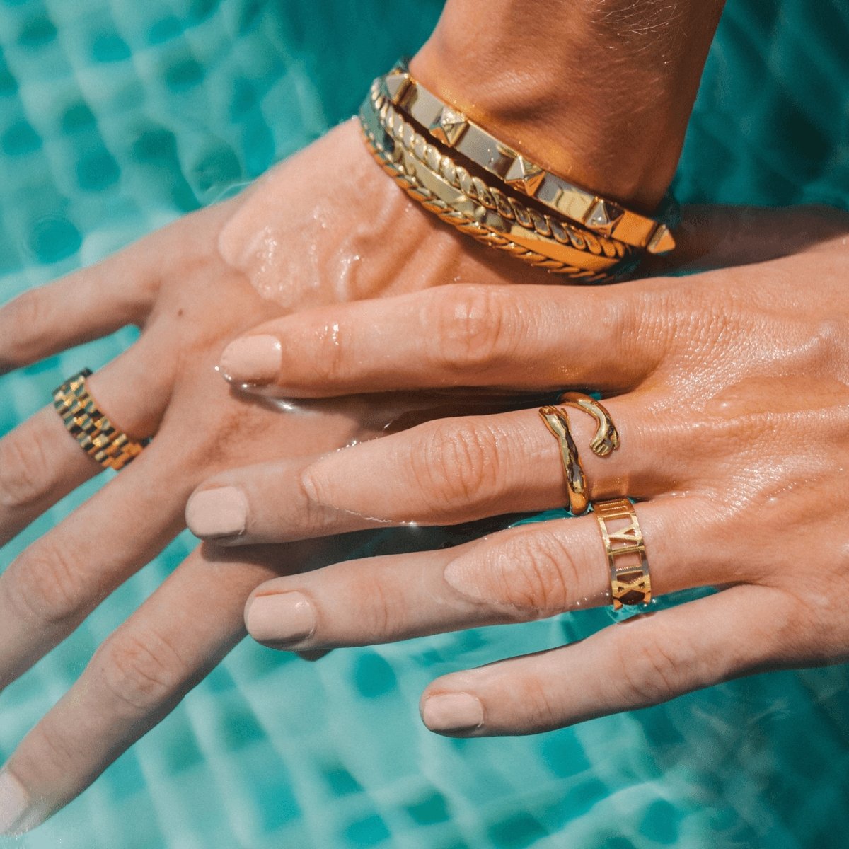 Golden Leaves Bracelet Plated in 18k Gold