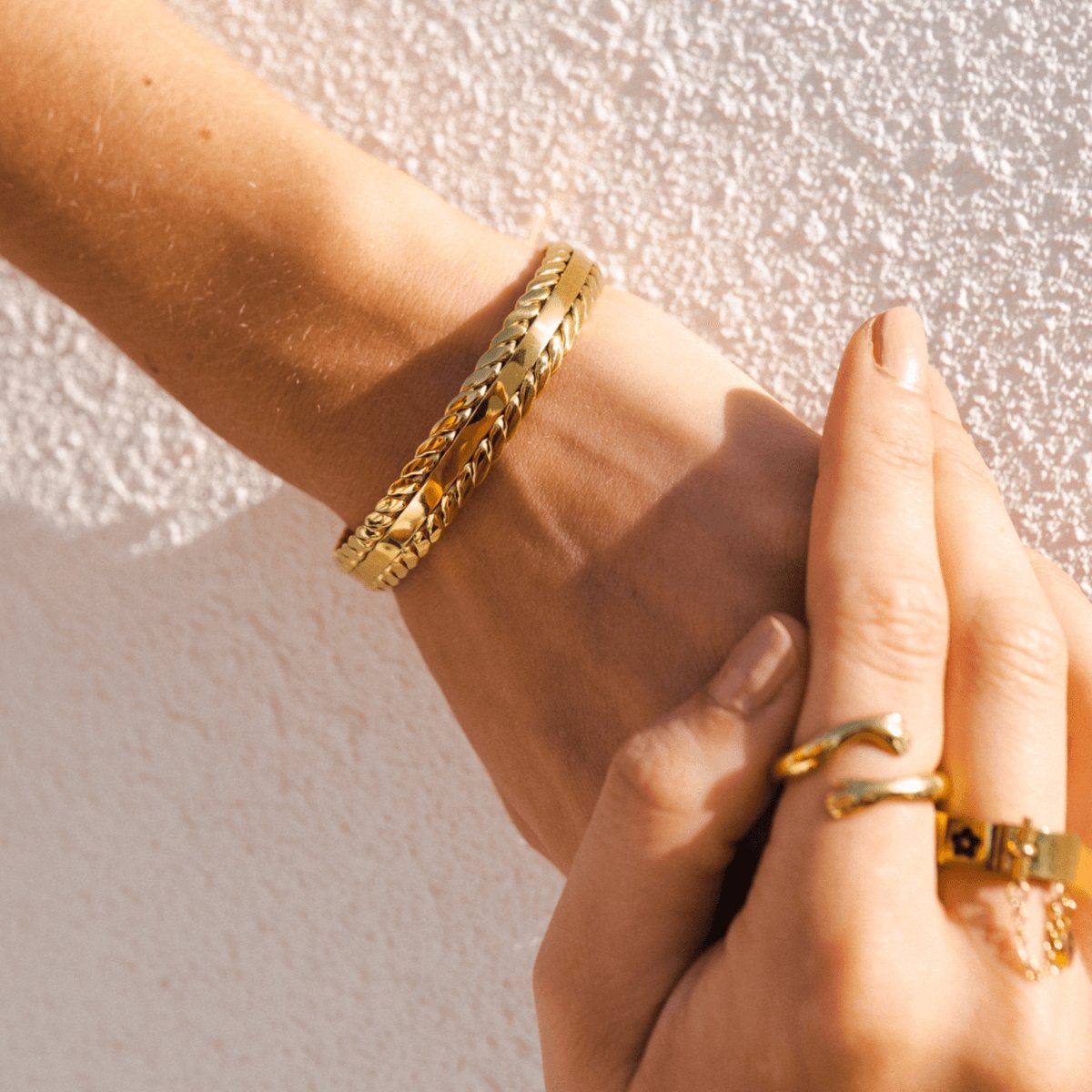 Golden Leaves Bracelet Plated in 18k Gold
