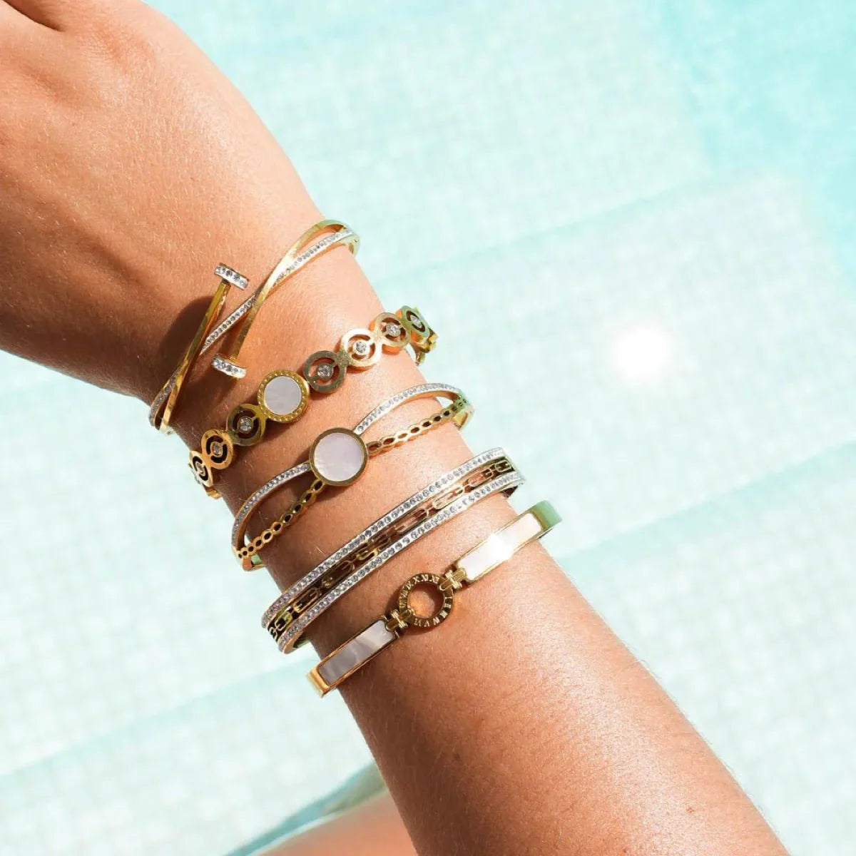 Ivy Bracelet with Crystal Stones Plated in 18k Gold