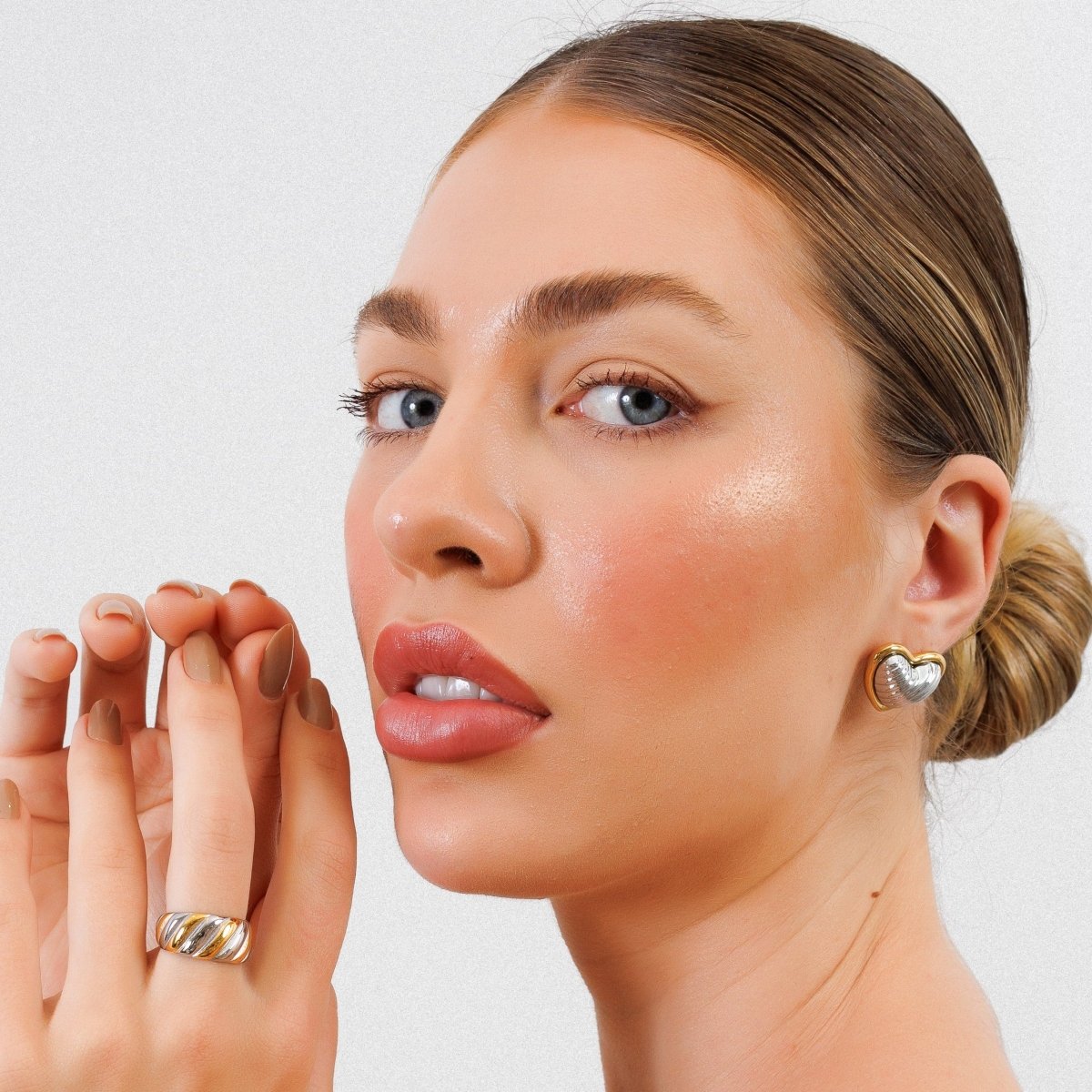 Heart-Shaped Contour Earring with Gold and Silver Mix