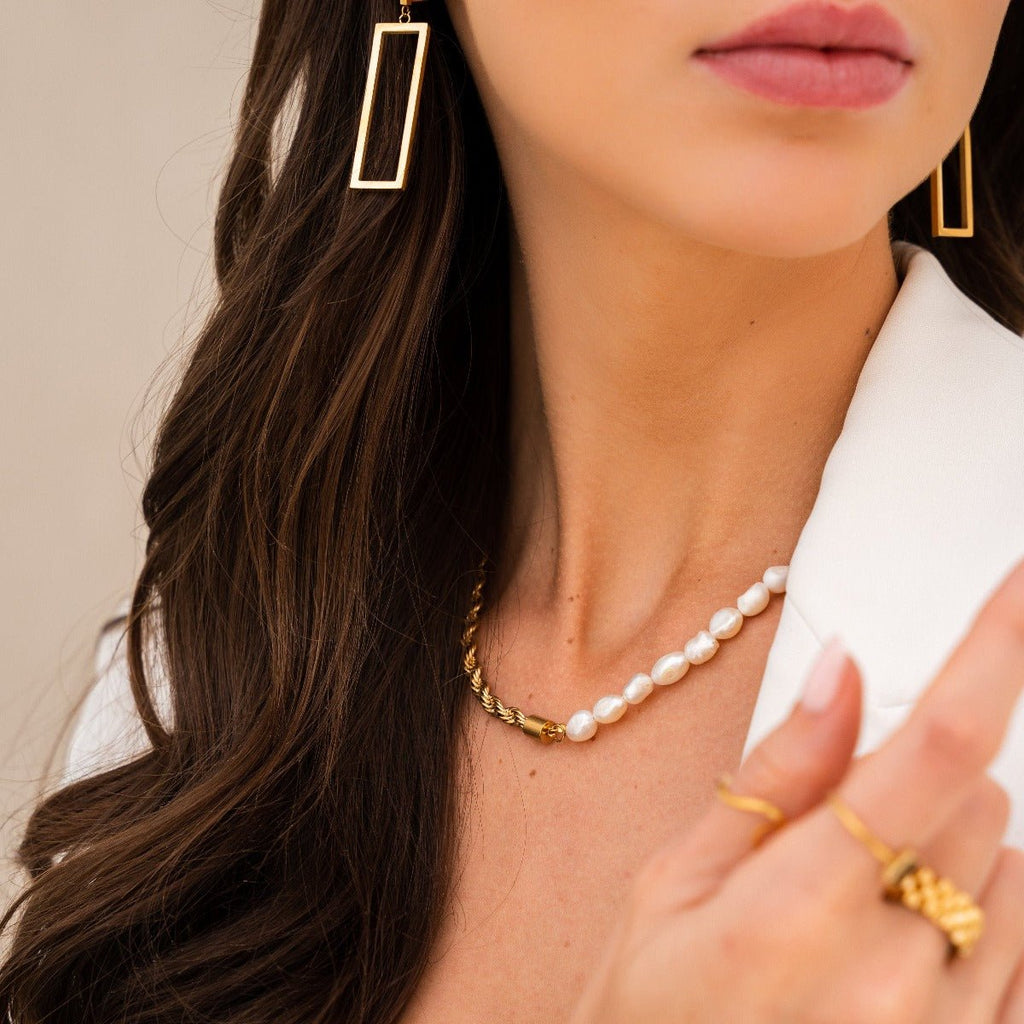 Diana Geometric Rectangular Earring Plated in 18K Gold