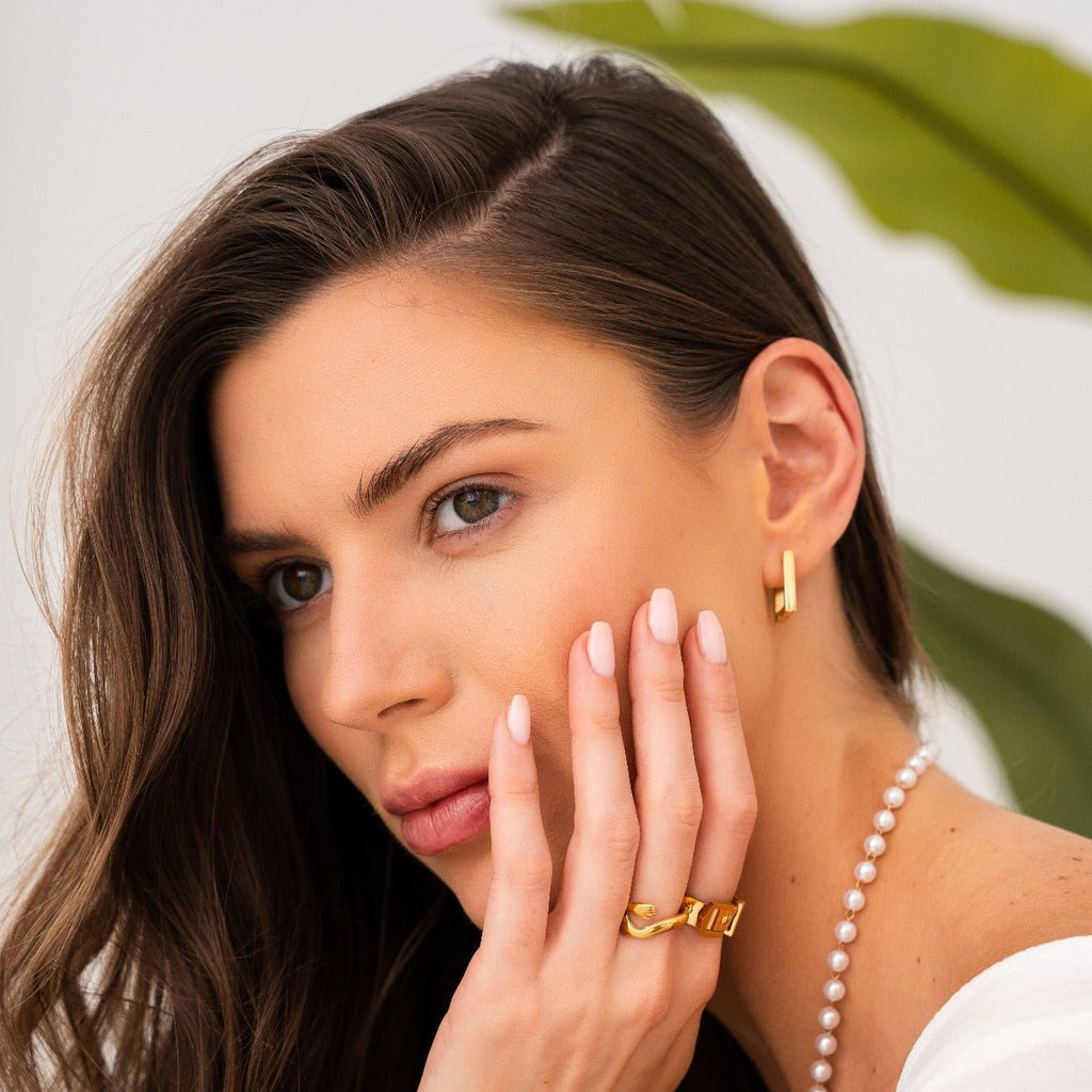 Square Hoop Earring Leonor Plated in 18K Gold