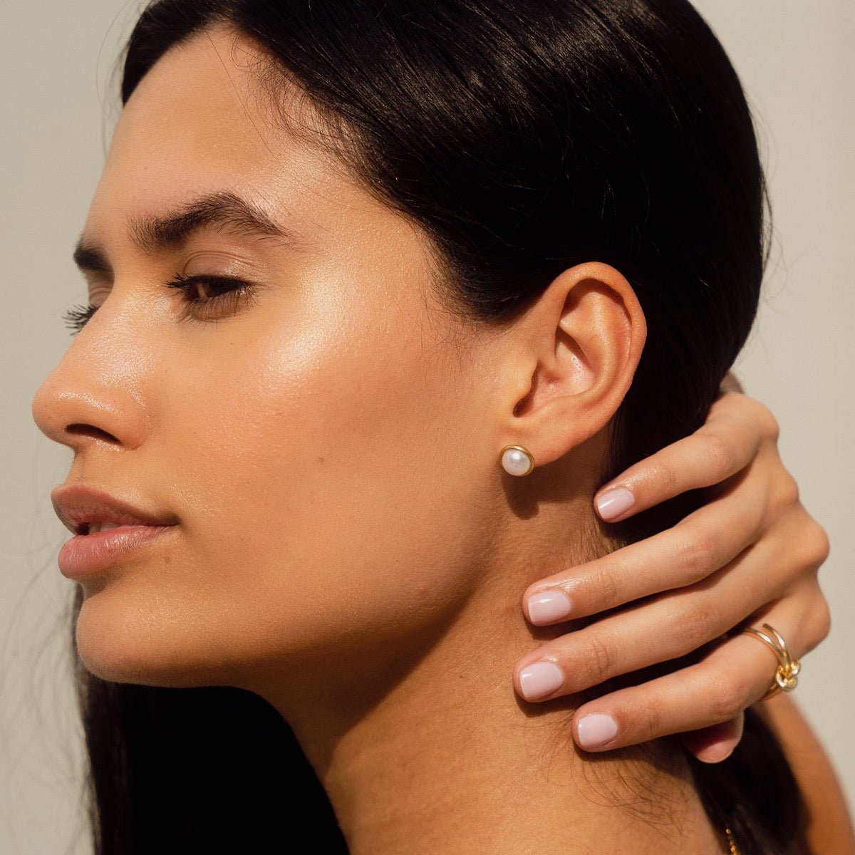 Single Pearl Earring Plated in 18K Gold