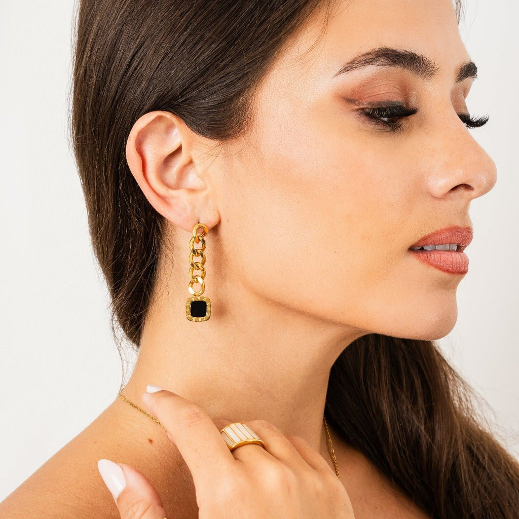 Lorenza Earrings Hanging Onyx Plated in 18k Gold