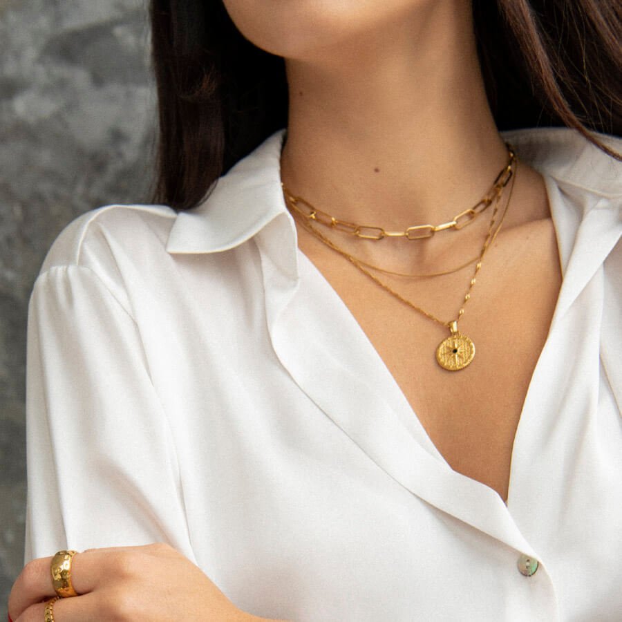 Rose of the Winds Star Necklace Plated in 18k Gold