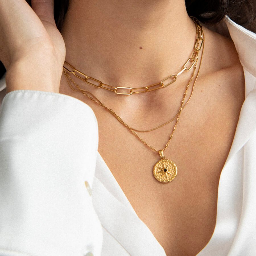 Rose of the Winds Star Necklace Plated in 18k Gold