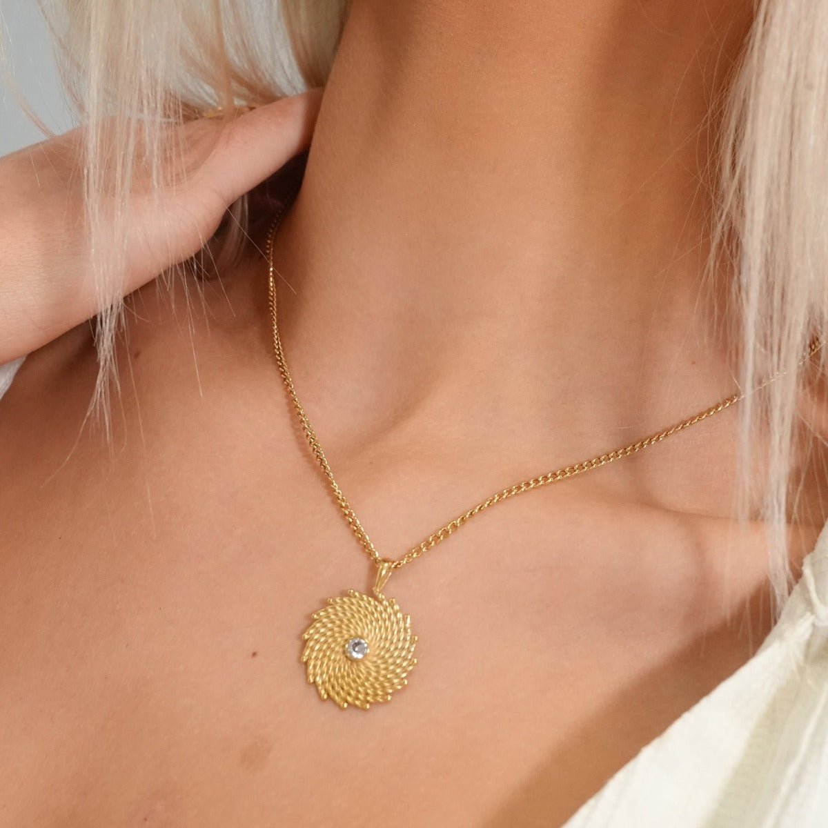 Glow Necklace Plated in 18k Gold