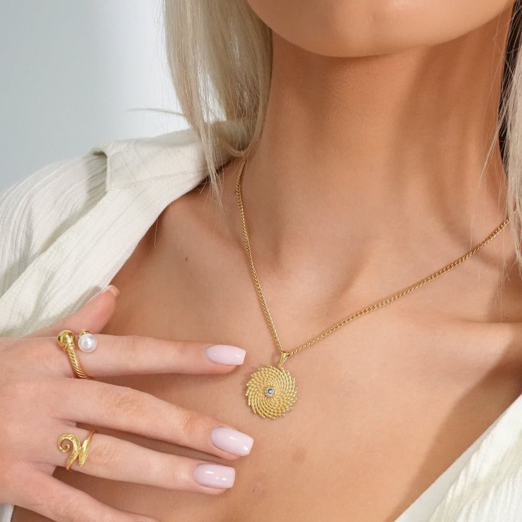 Glow Necklace Plated in 18k Gold