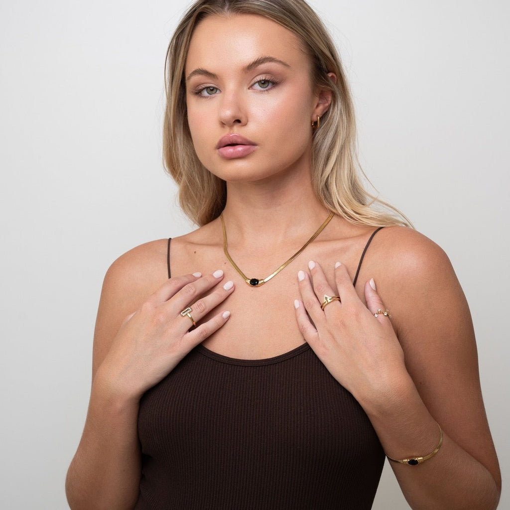 Onyx Stone Mesh Necklace Plated in 18K Gold