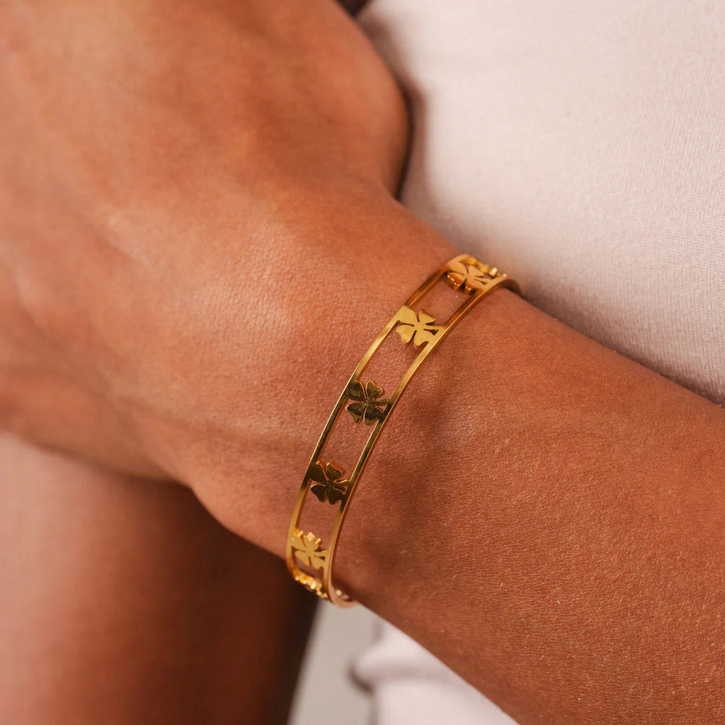 Hollow Clover Bracelet Plated in 18K Gold