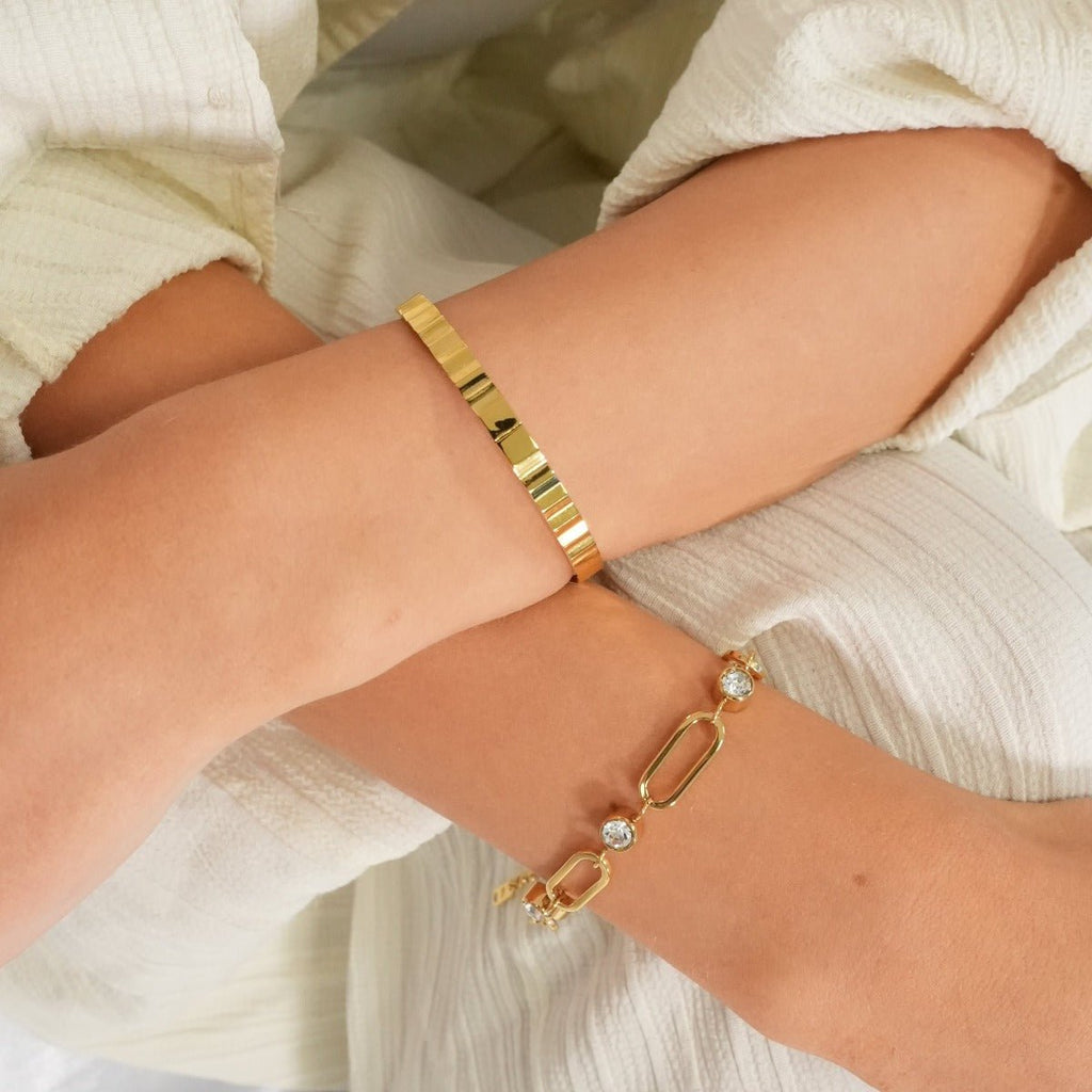 Crystal Link Bracelet Plated in 18k Gold