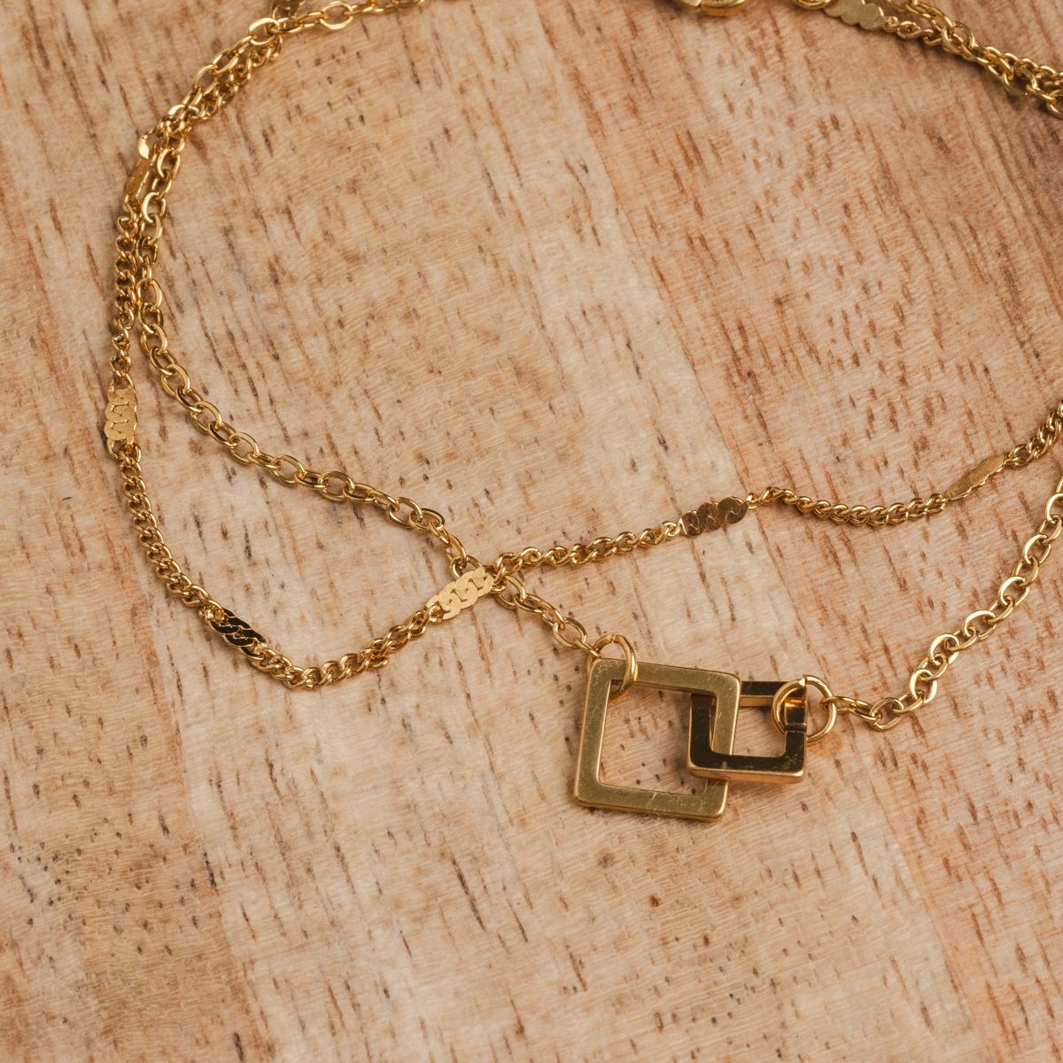 Square Link Pendant Bracelet Plated in 18K Gold