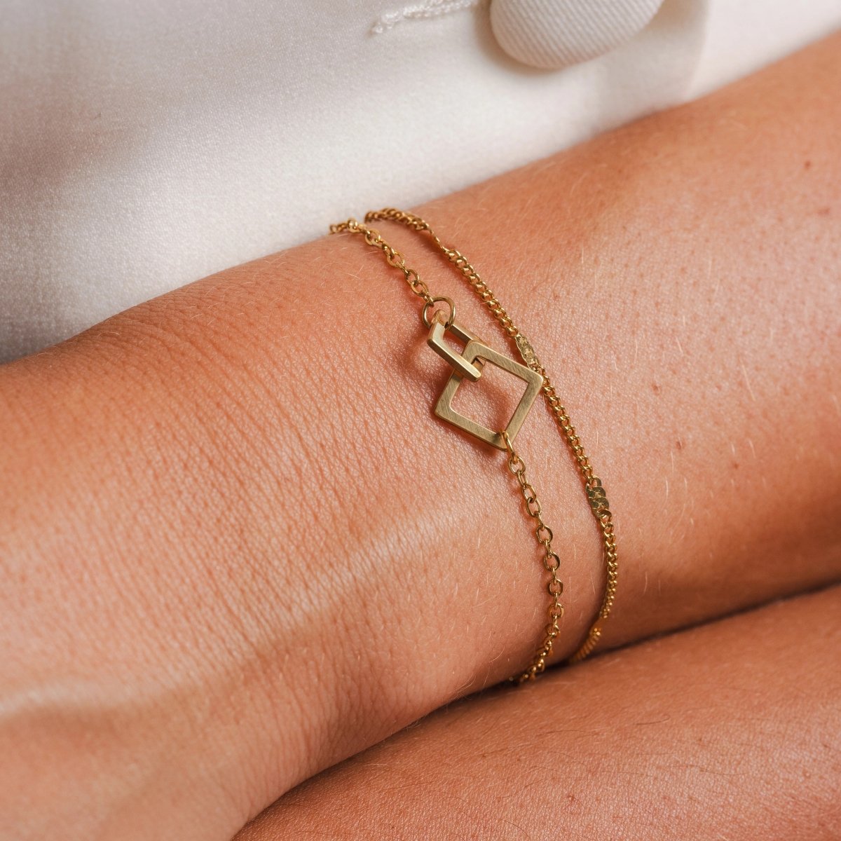 Square Link Pendant Bracelet Plated in 18K Gold
