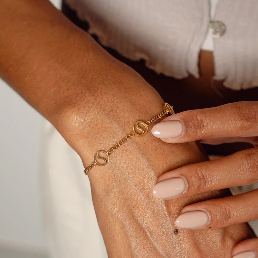 Sierra Pendant Bracelet Plated in 18K Gold